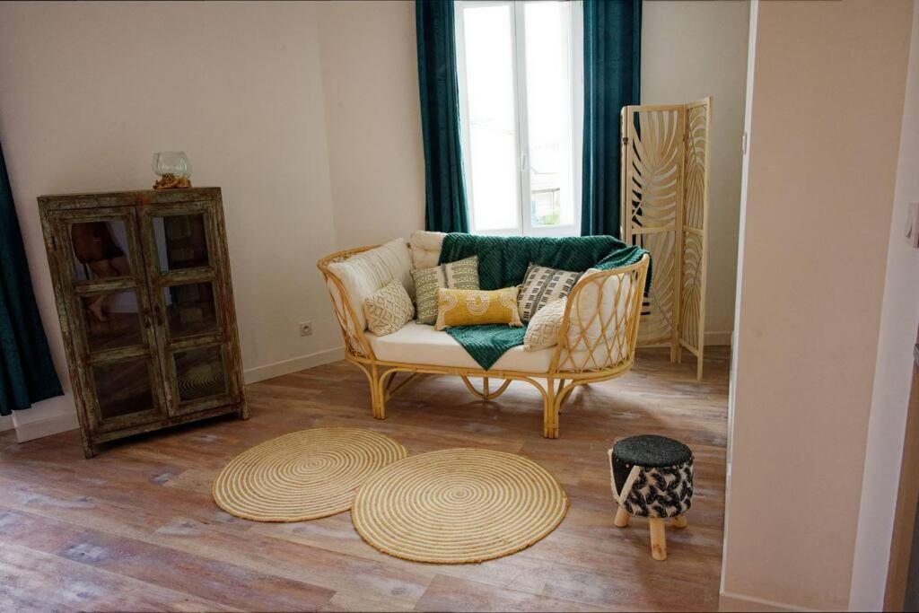La Thoresienne Thoree-les-Pins Exterior foto